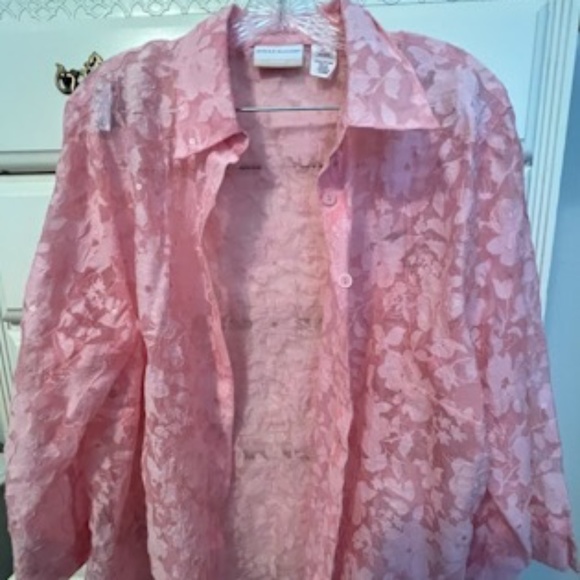 Alfred Dunner Twin Set in Pink, Size 18W. - Picture 3 of 6